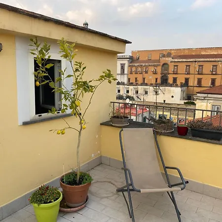 Attico Spaccanapoli Con Mega Terrazzo Apartamento Nápoles